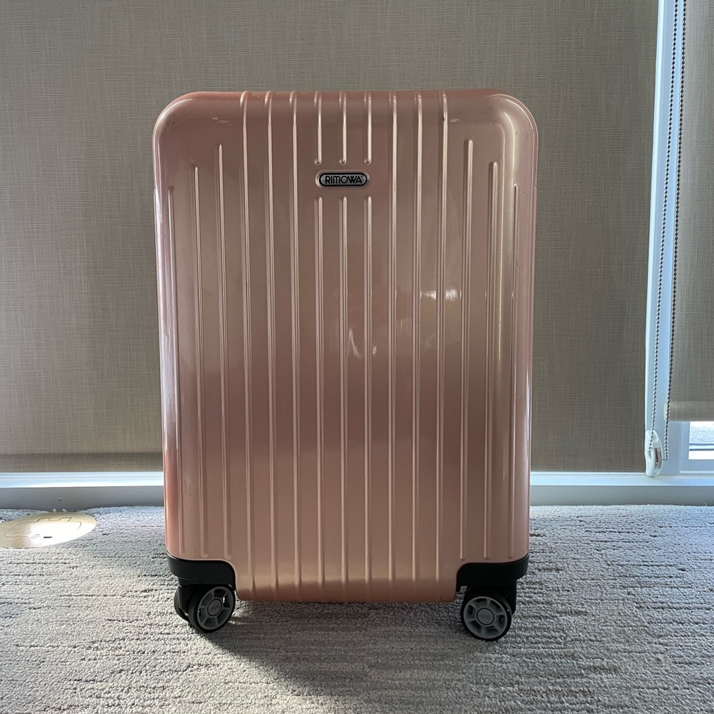 Rimowa Salsa Air Cabin Multiwheel (Limited Edition Pearl Rose)